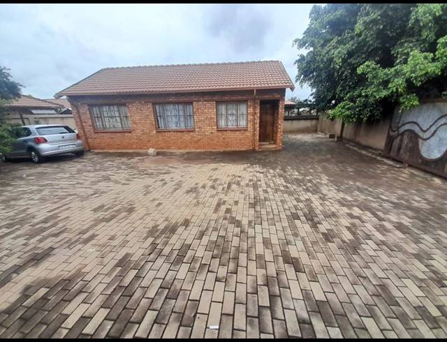 3 BEDROOM HOUSE FOR SALE IN SOSHANGUVE VV